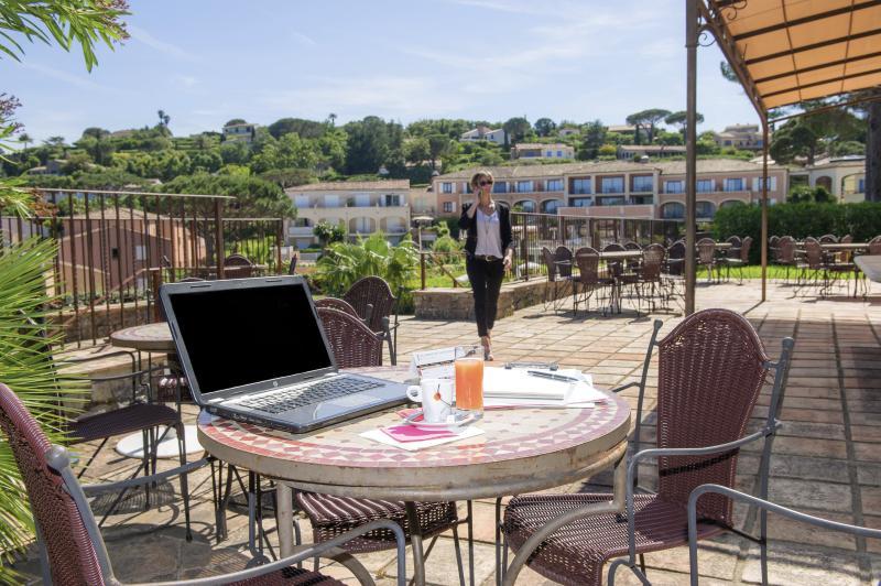 Hotel Les Jardins De Sainte-Maxime Kültér fotó